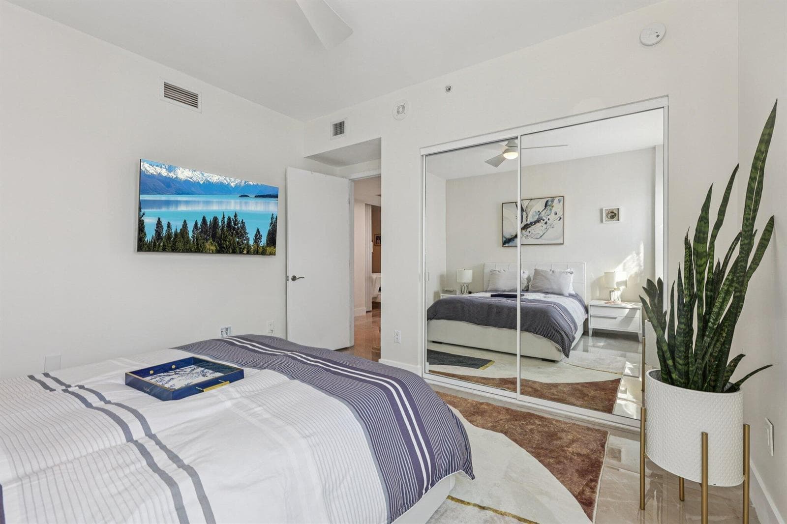 2640 Lake Shore Drive 2312 photo 25