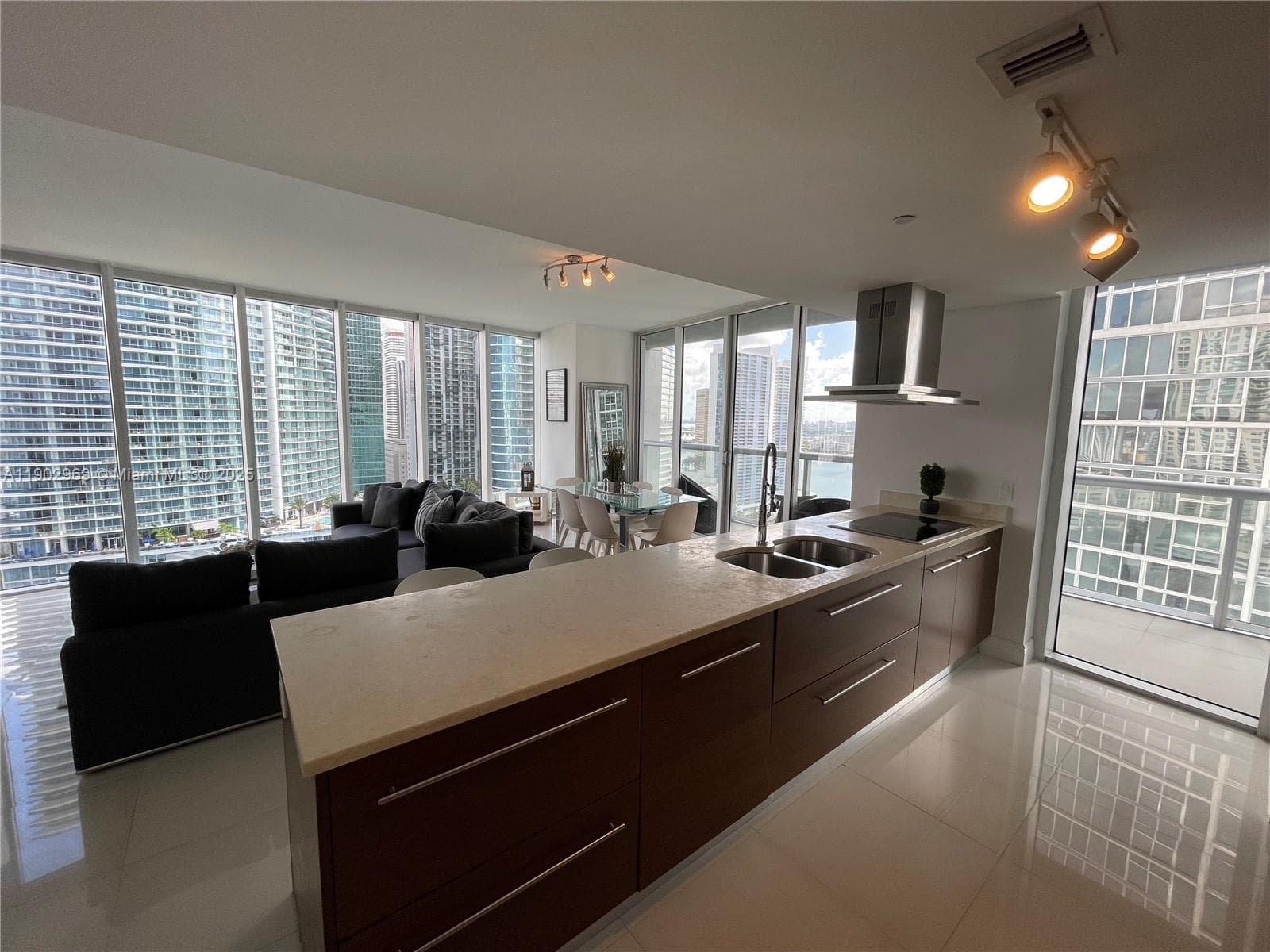 485 Brickell Ave 2602 photo 16
