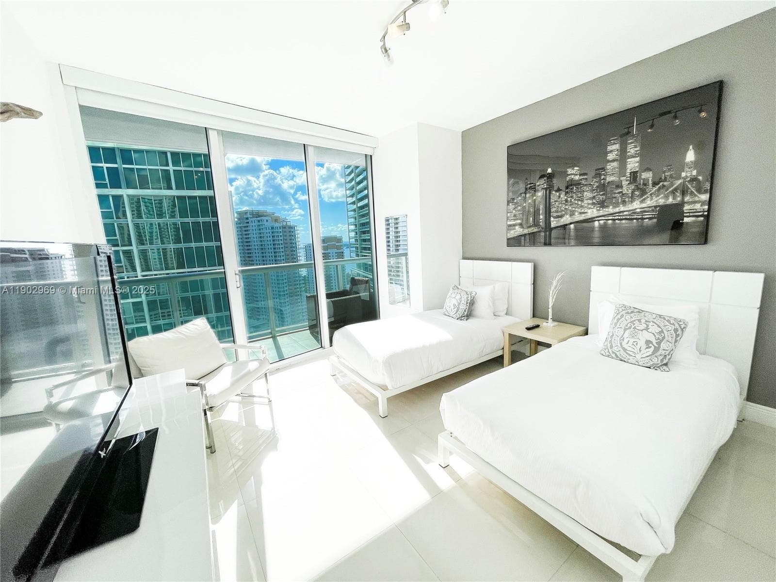 485 Brickell Ave 2602 photo 12