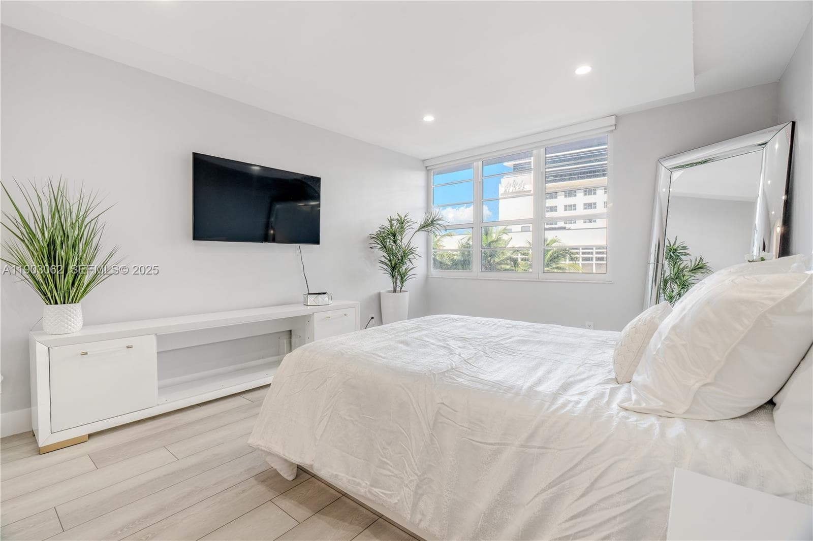 100 Lincoln Rd 323 photo 23