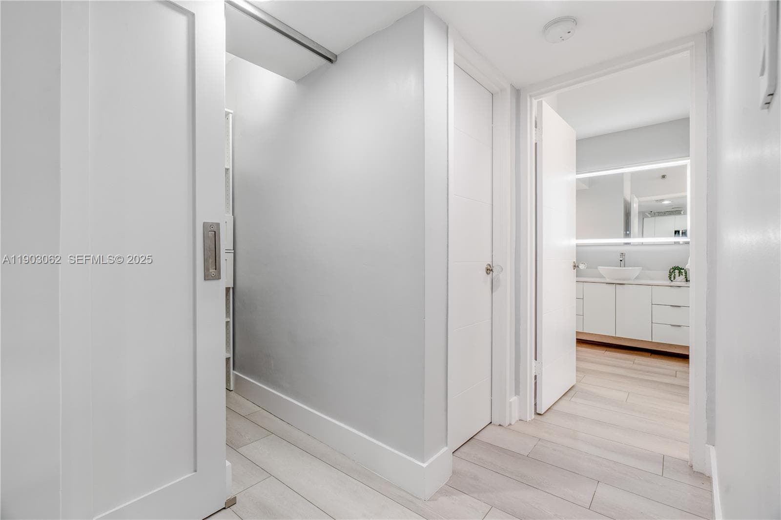 100 Lincoln Rd 323 photo 17