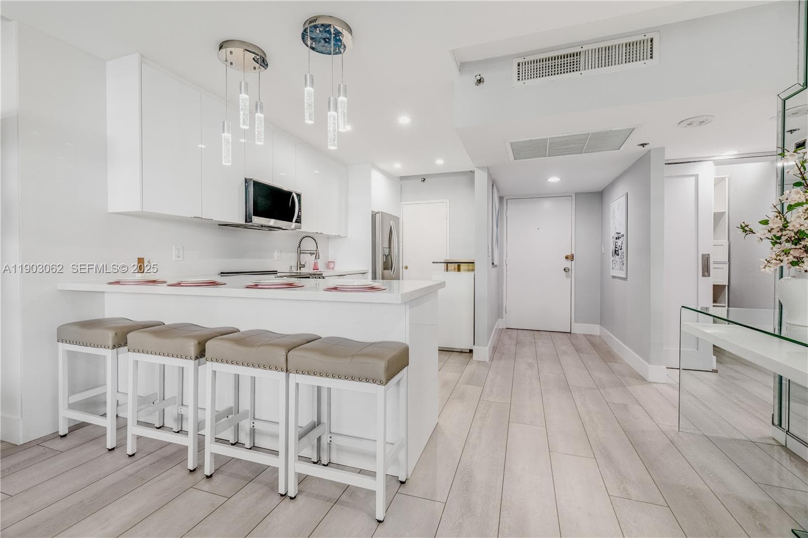 100 Lincoln Rd 323 photo 12