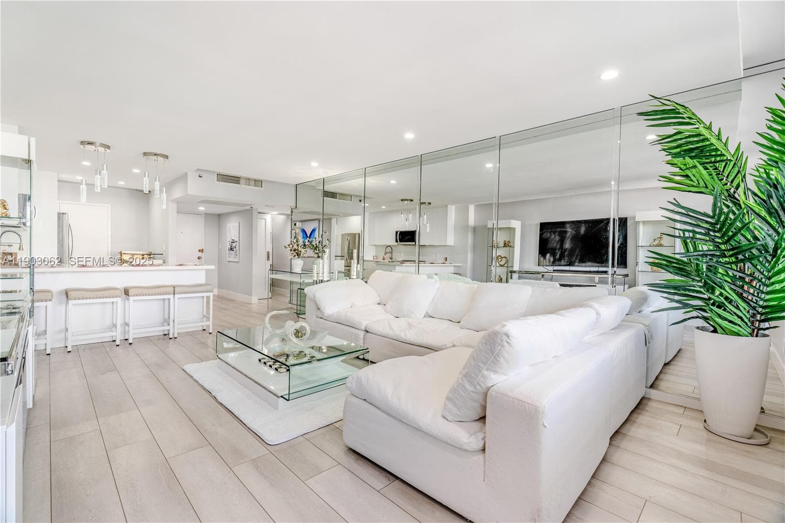 100 Lincoln Rd 323 photo 10