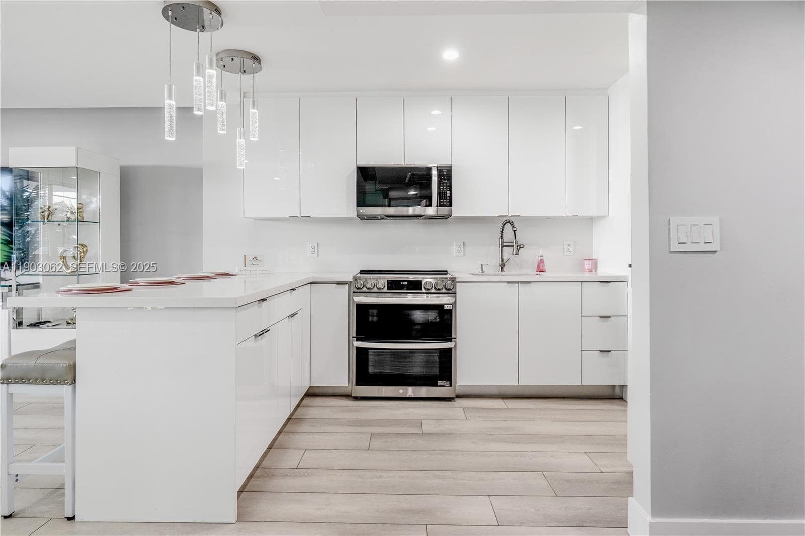 100 Lincoln Rd 323 photo 14