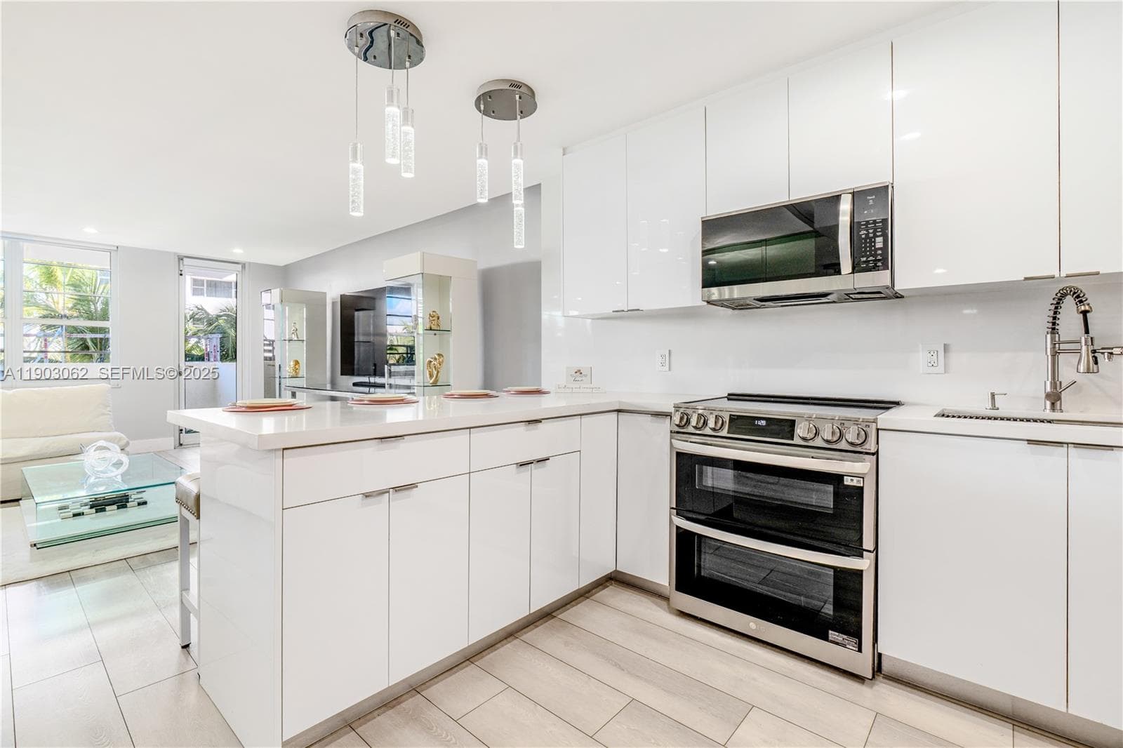 100 Lincoln Rd 323 photo 15