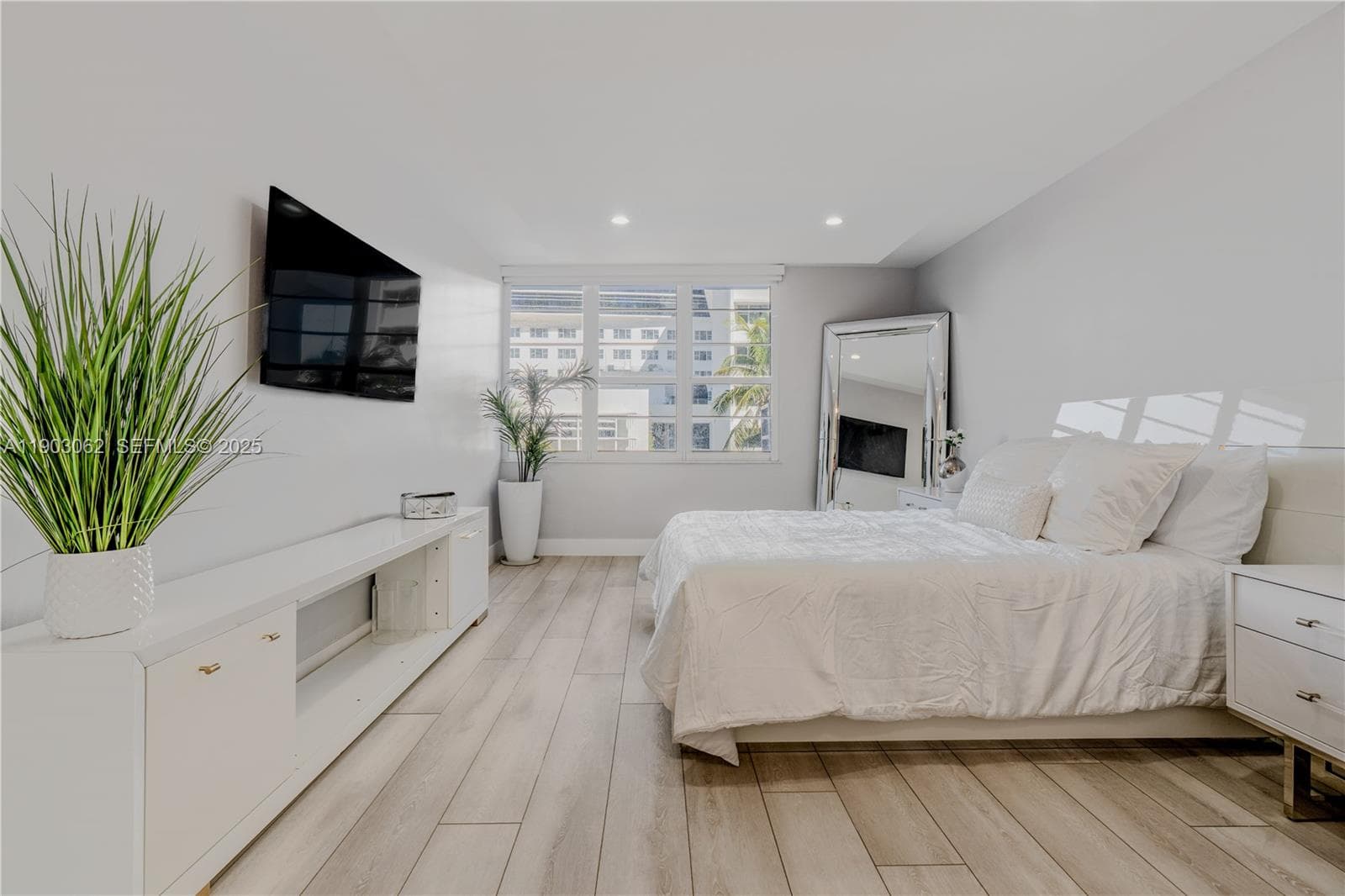 100 Lincoln Rd 323 photo 19