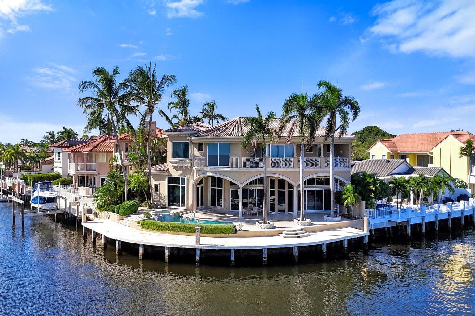 612 Admirals Way photo 2