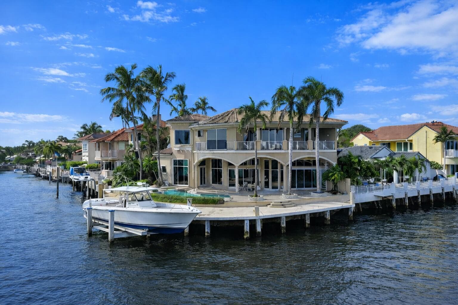 612 Admirals Way photo 1