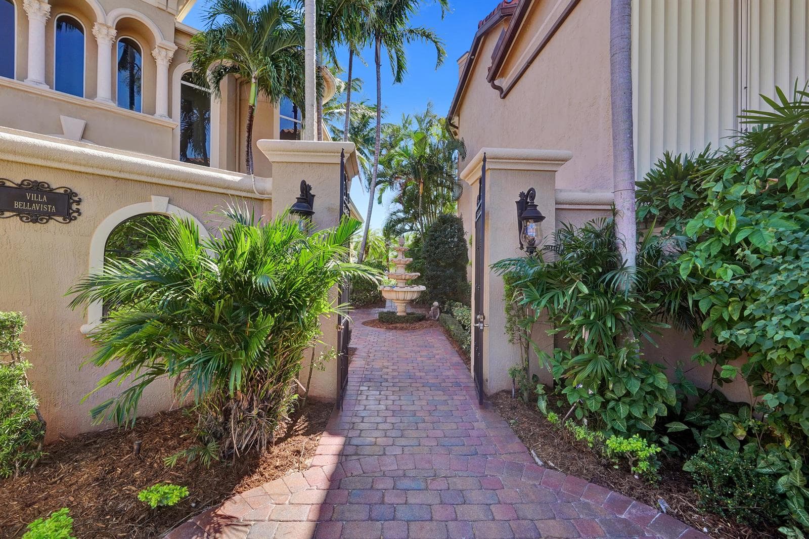 612 Admirals Way photo 4