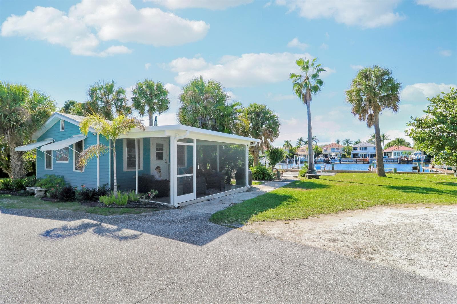 2031 Melody Lane photo 11