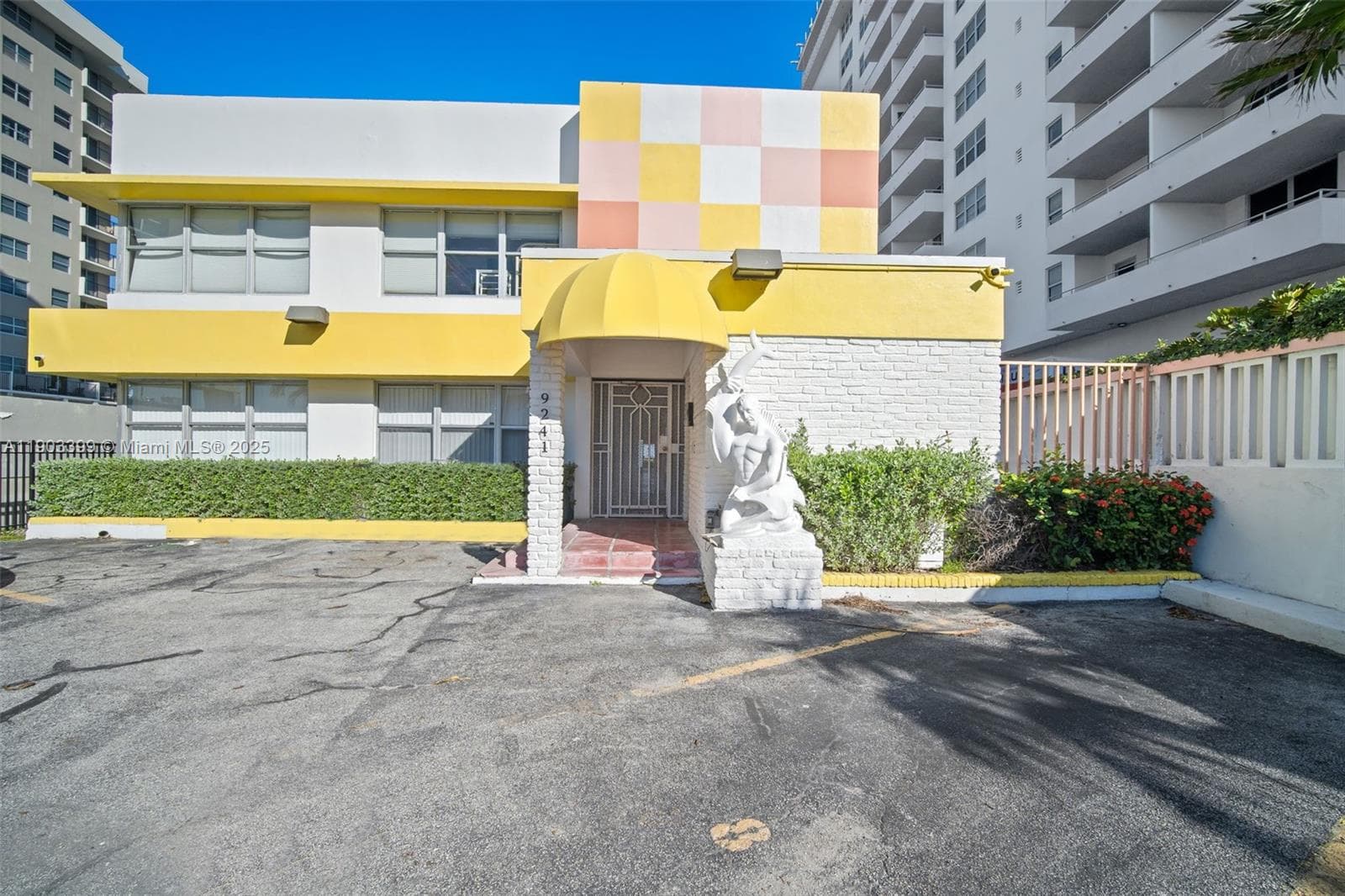 9241 Collins Ave 11 photo 16