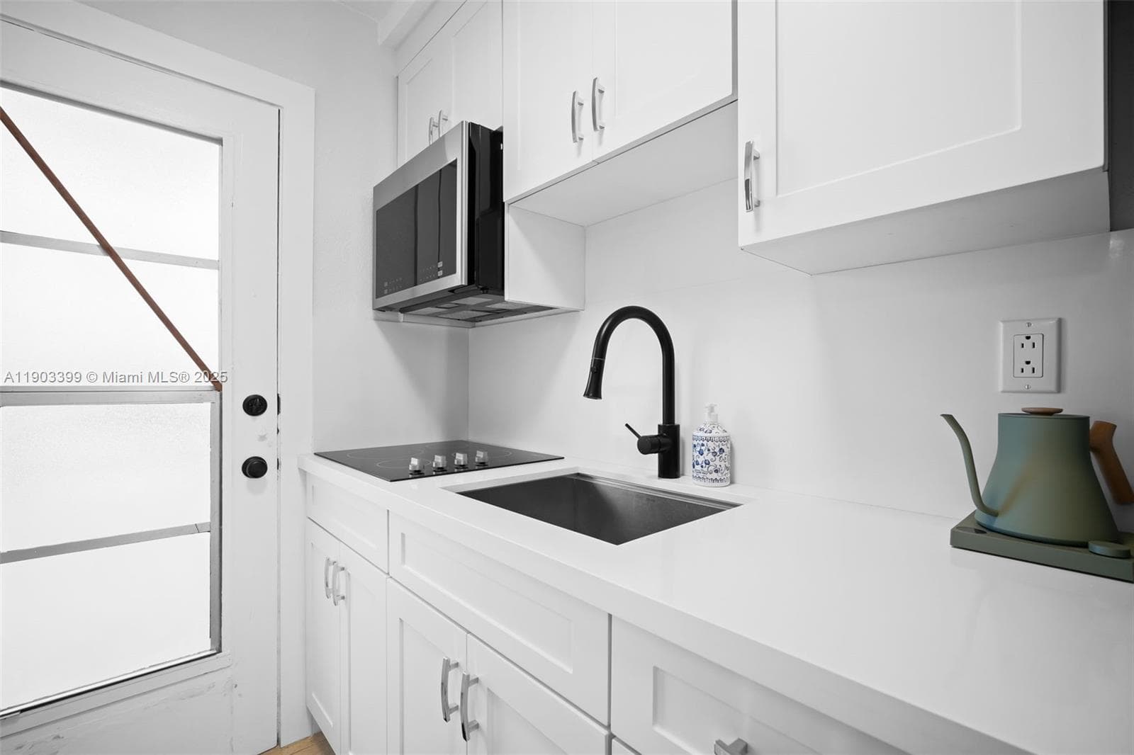 9241 Collins Ave 11 photo 11