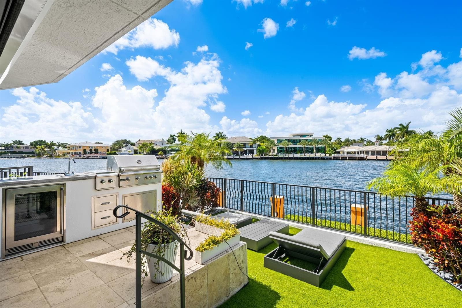 615 Bayshore Drive 103 photo 11