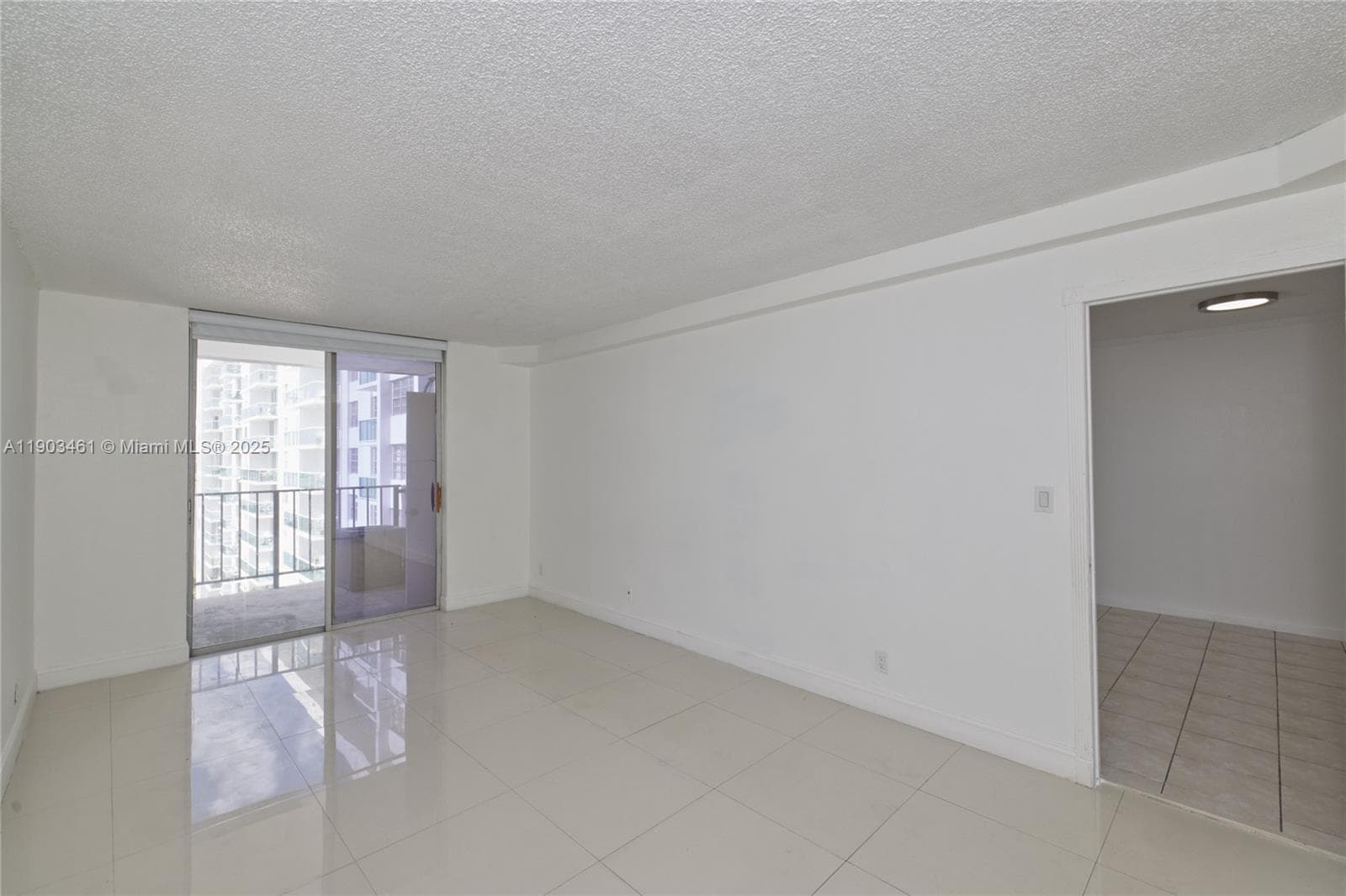 2903 N Miami Beach Blvd 806 photo 17