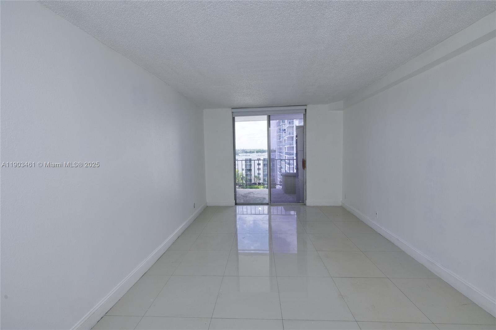 2903 N Miami Beach Blvd 806 photo 16