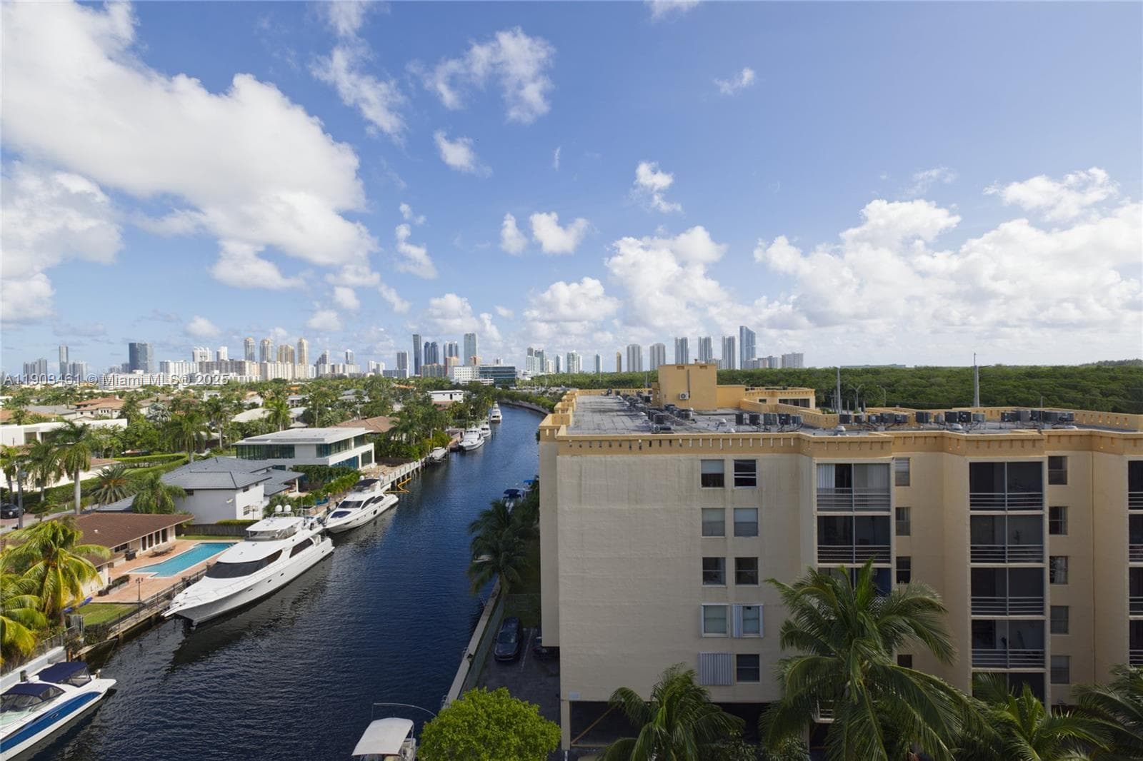 2903 N Miami Beach Blvd 806 photo 24