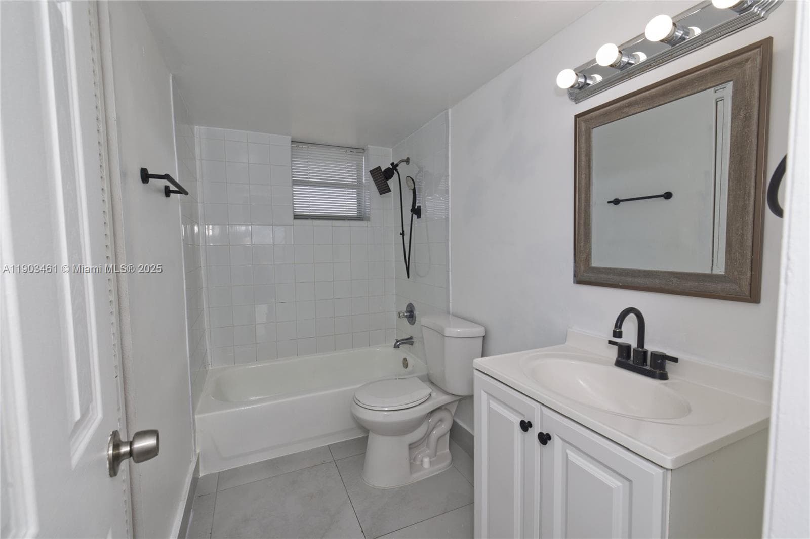 2903 N Miami Beach Blvd 806 photo 19
