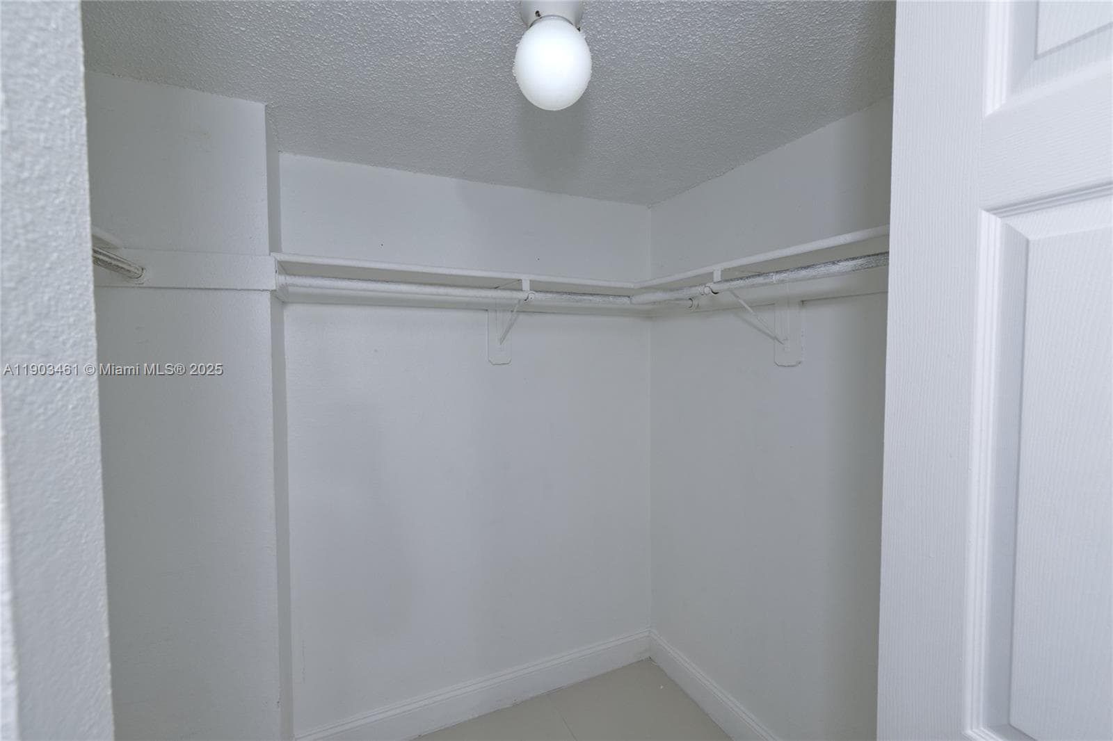 2903 N Miami Beach Blvd 806 photo 21