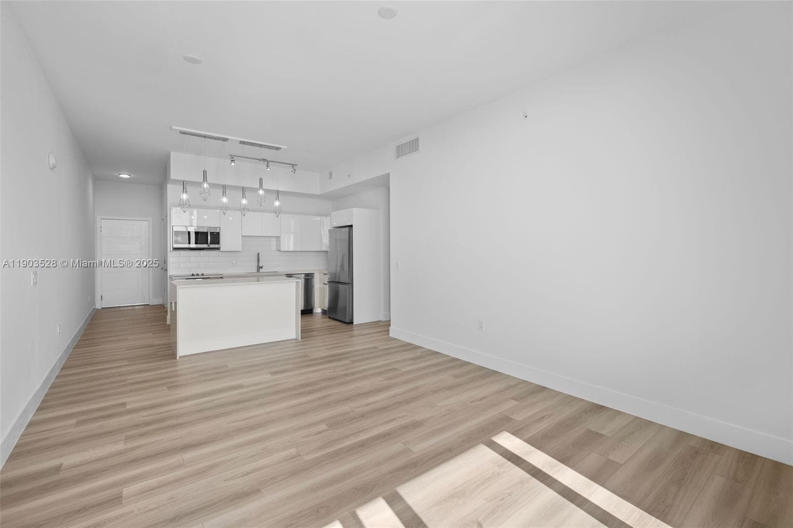 101 Diplomat Pkwy 2306 photo 16