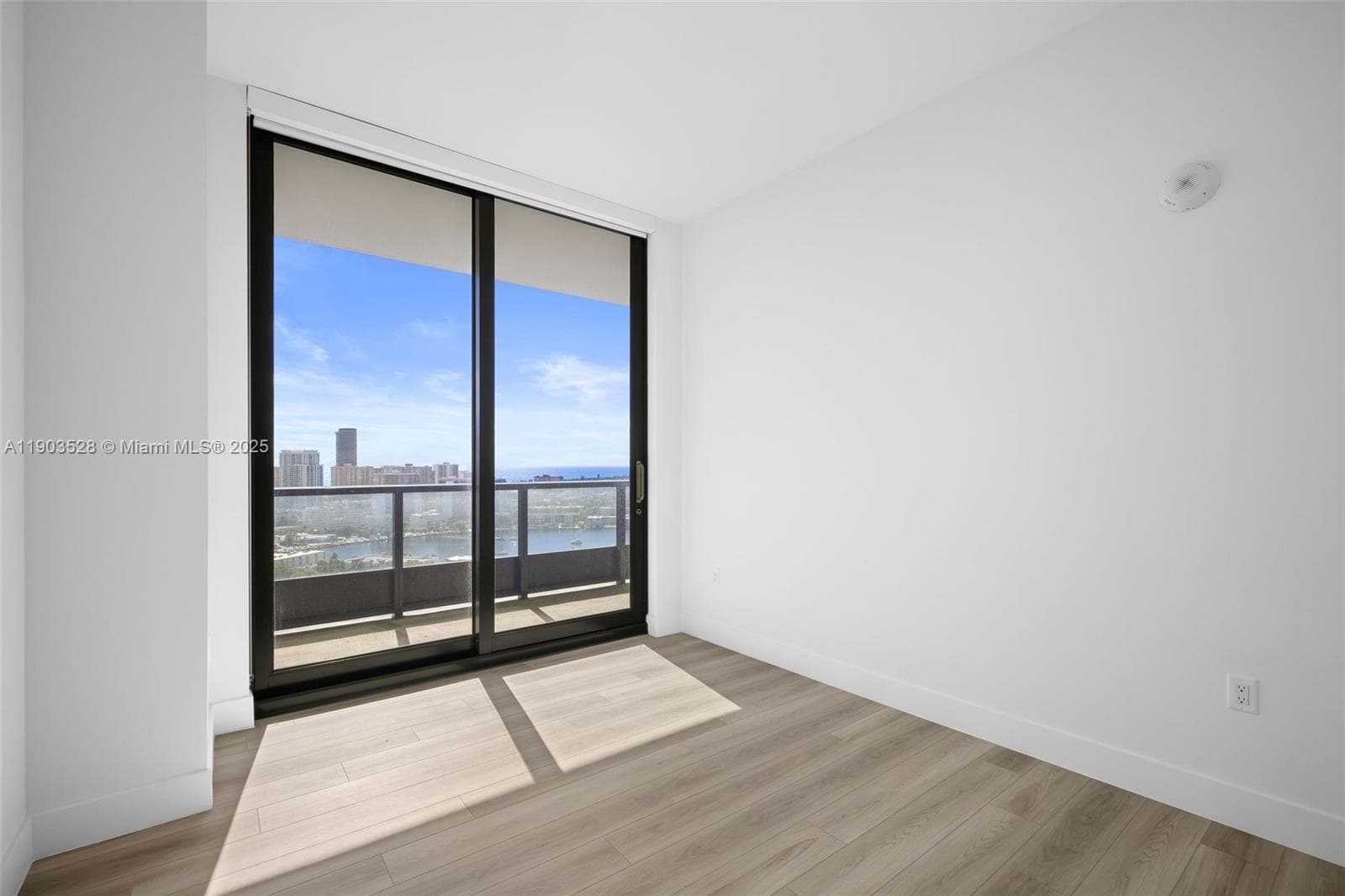 101 Diplomat Pkwy 2306 photo 18