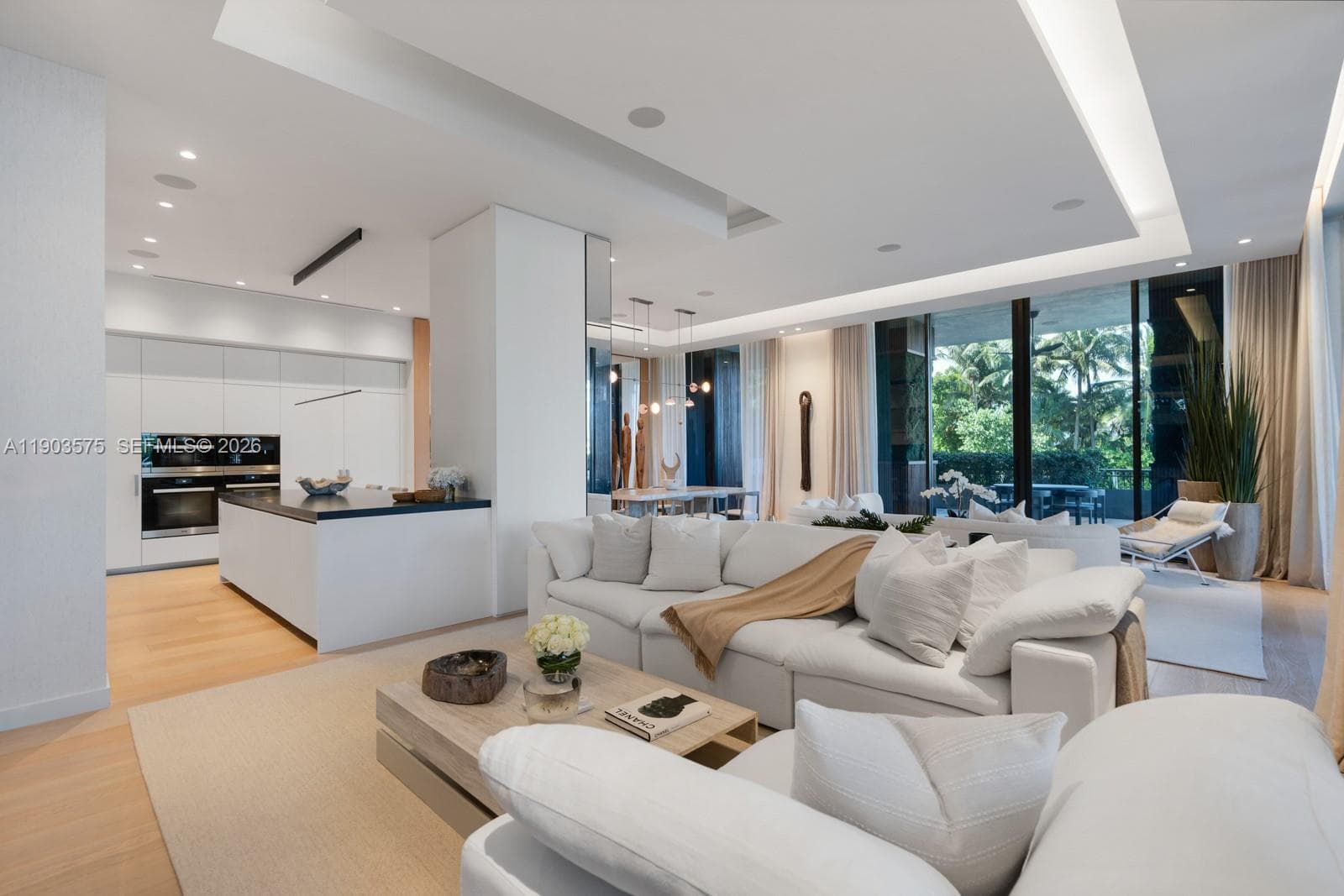 6800 Fisher Island Dr 6811 photo 2
