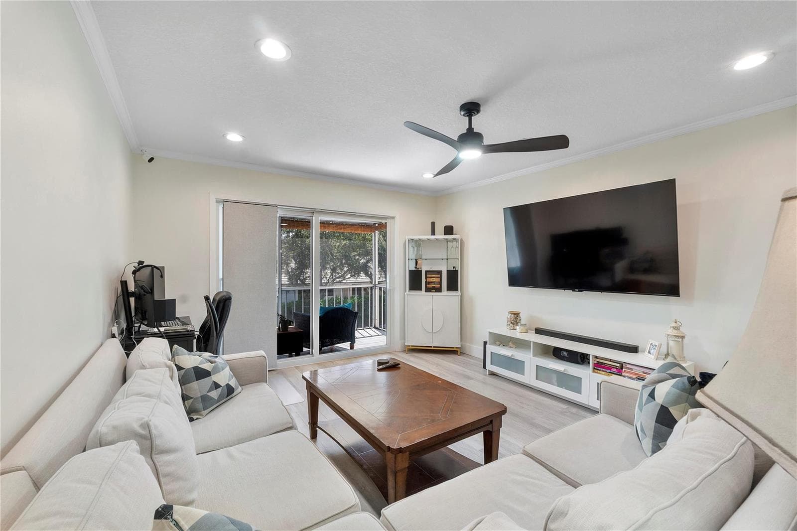 6205 Bay Club Drive 3 photo 6