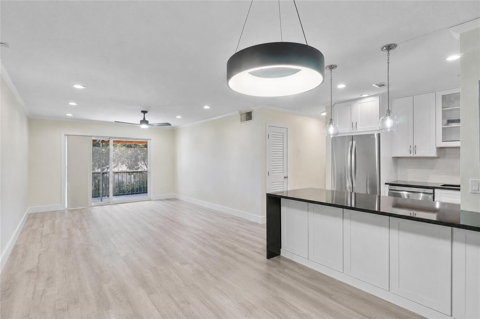 6205 Bay Club Drive 3 photo 1