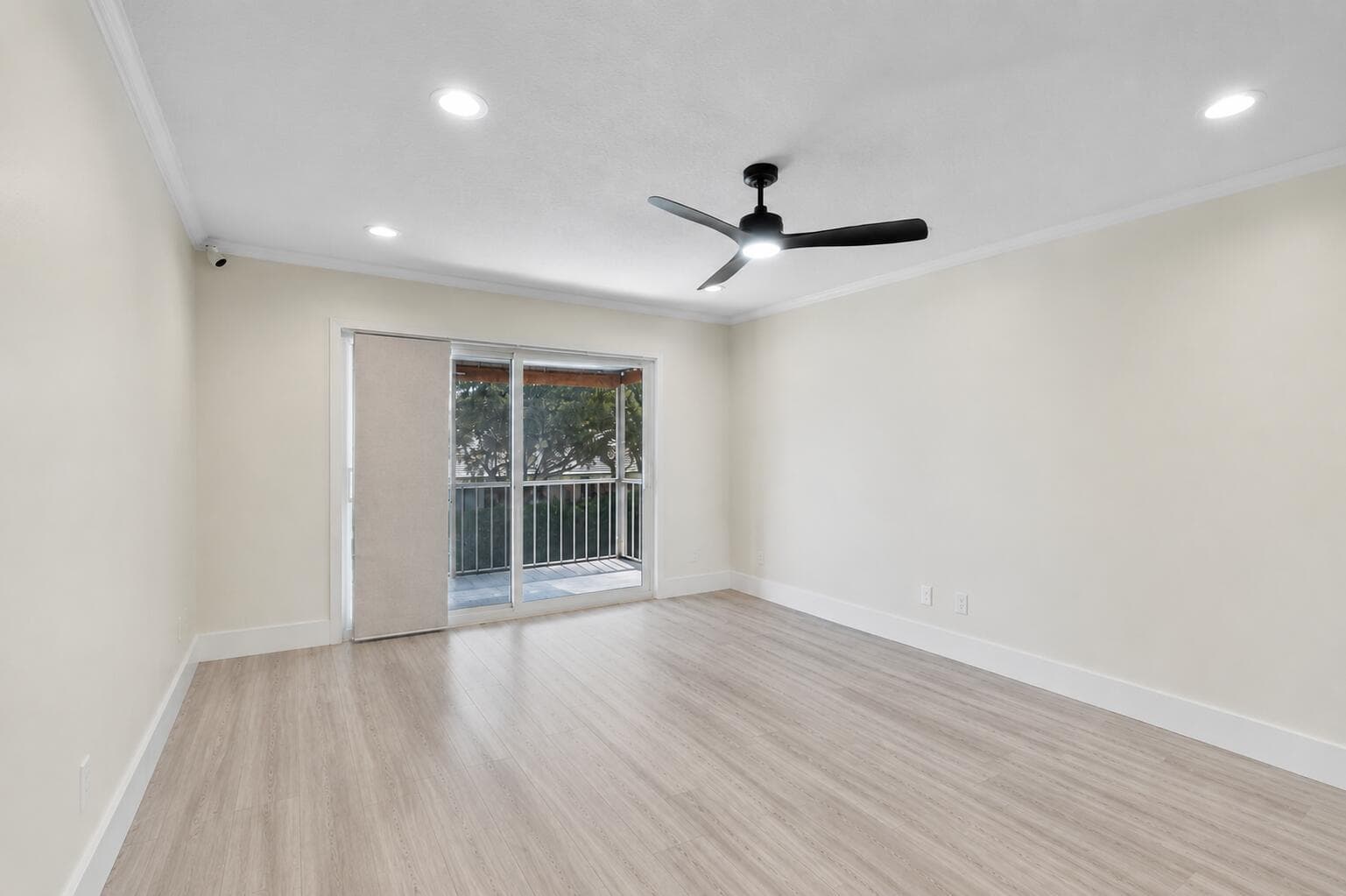 6205 Bay Club Drive 3 photo 5