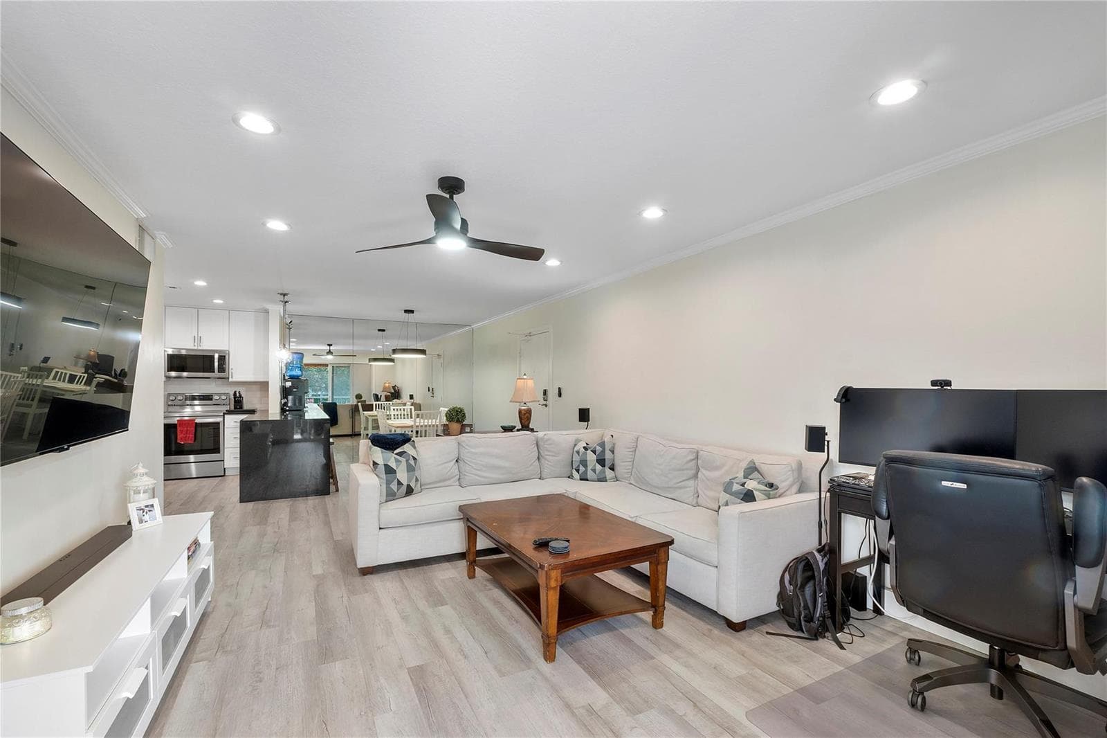6205 Bay Club Drive 3 photo 10