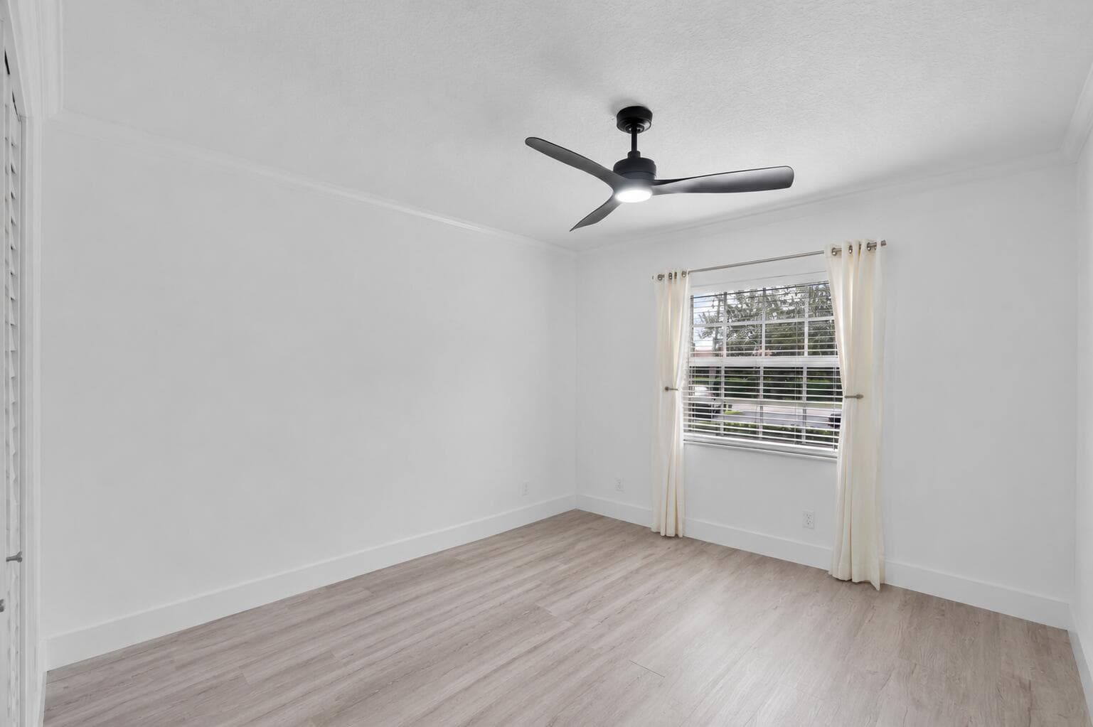 6205 Bay Club Drive 3 photo 14