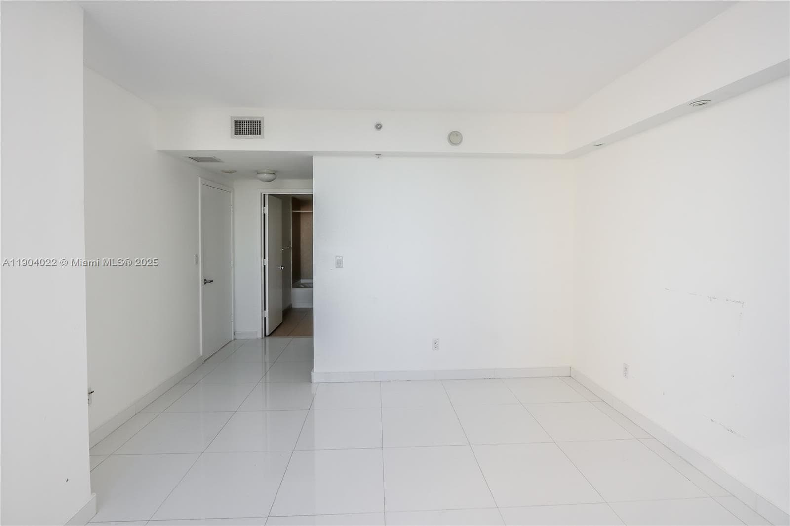 325 S Biscayne Blvd 1722 photo 6