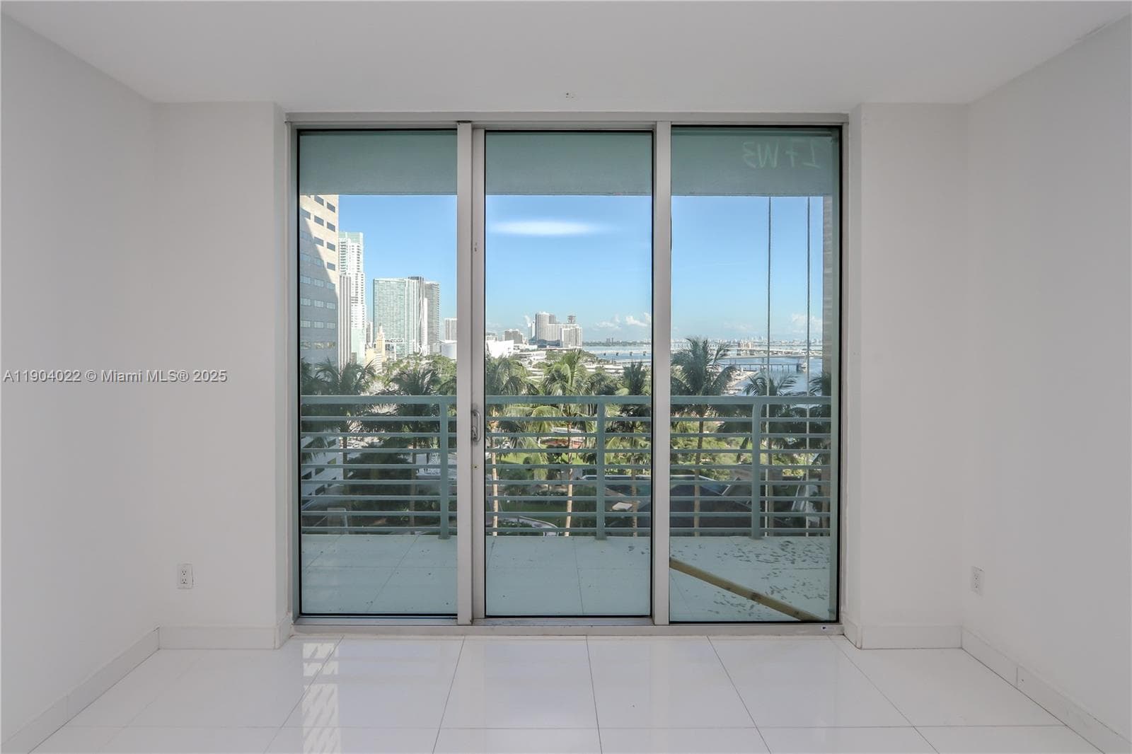 325 S Biscayne Blvd 1722 photo 1