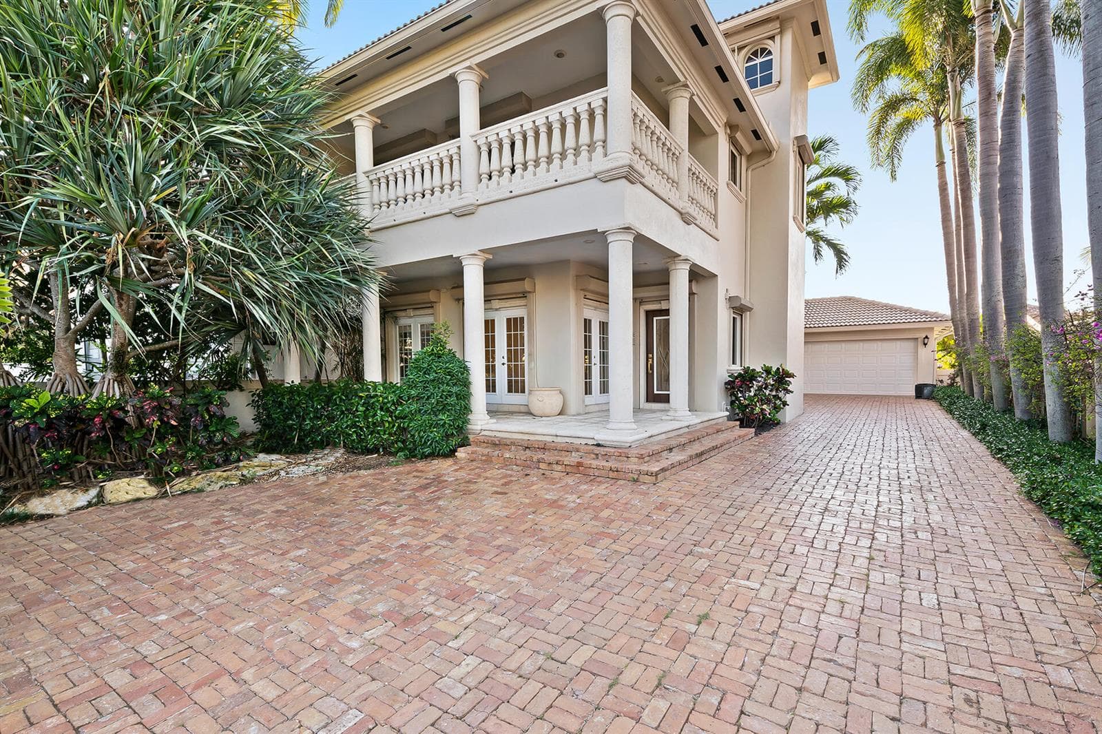 413 Coconut Isle Drive photo 9