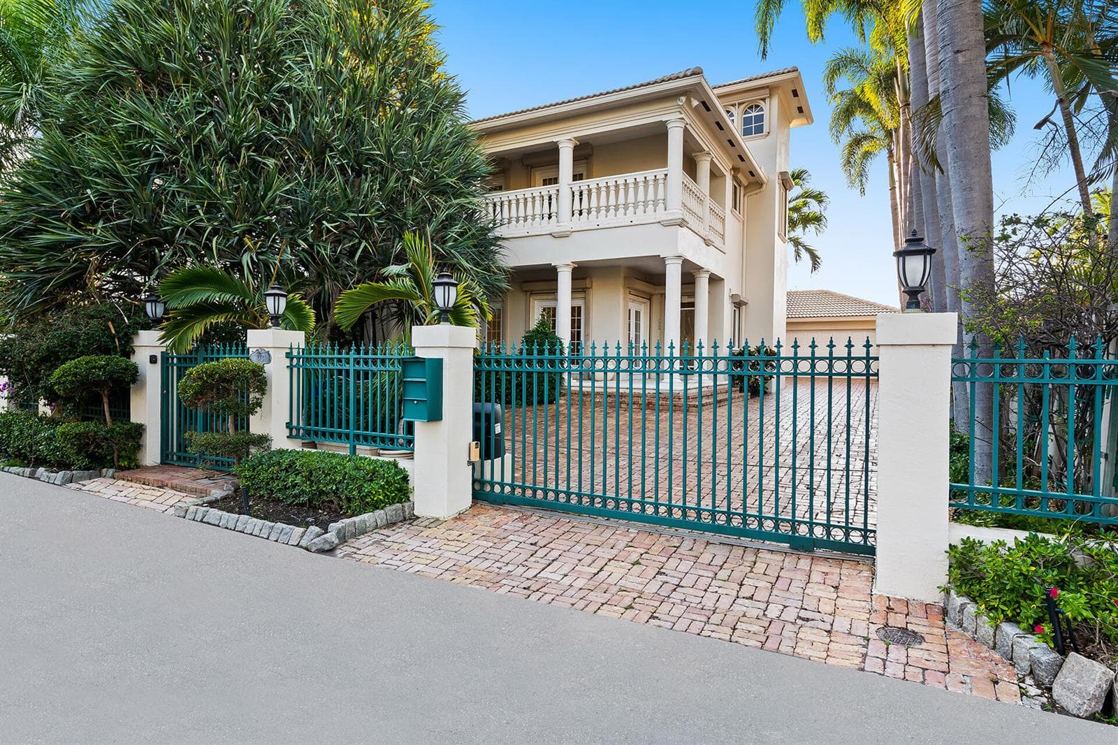 413 Coconut Isle Drive photo 10