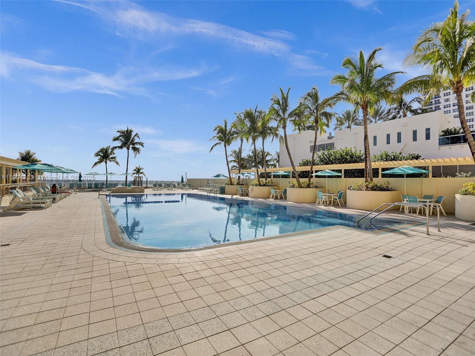 2501 S Ocean Dr 505 photo 18