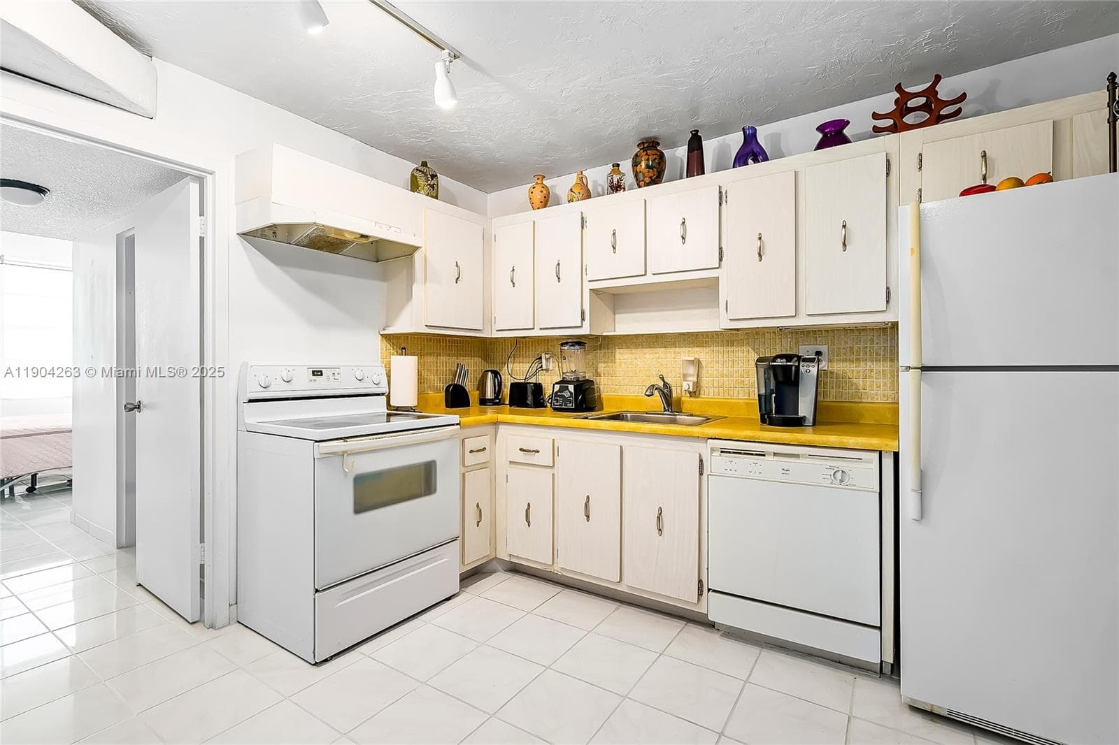 301 174th St 2208 photo 16