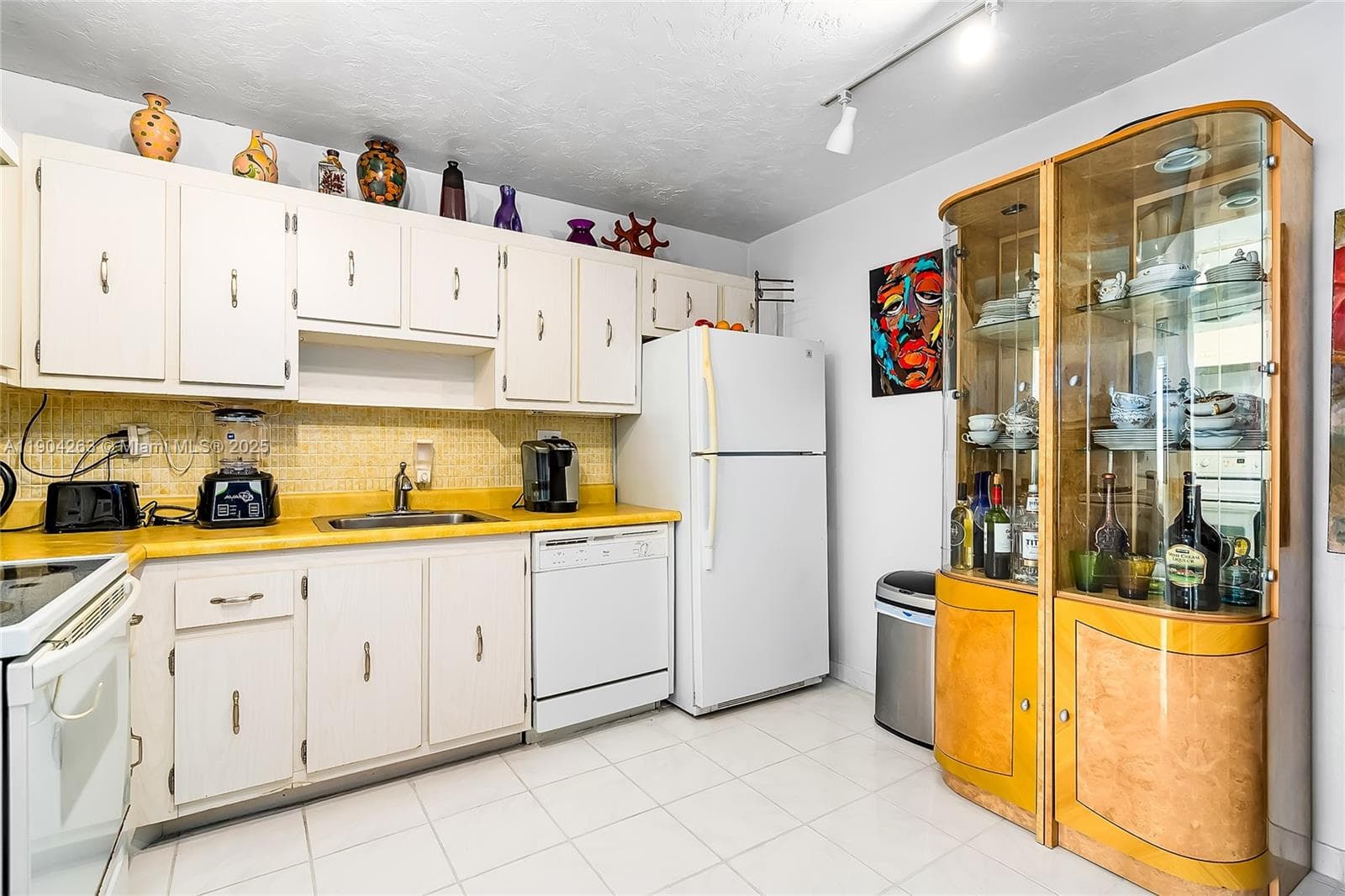 301 174th St 2208 photo 18