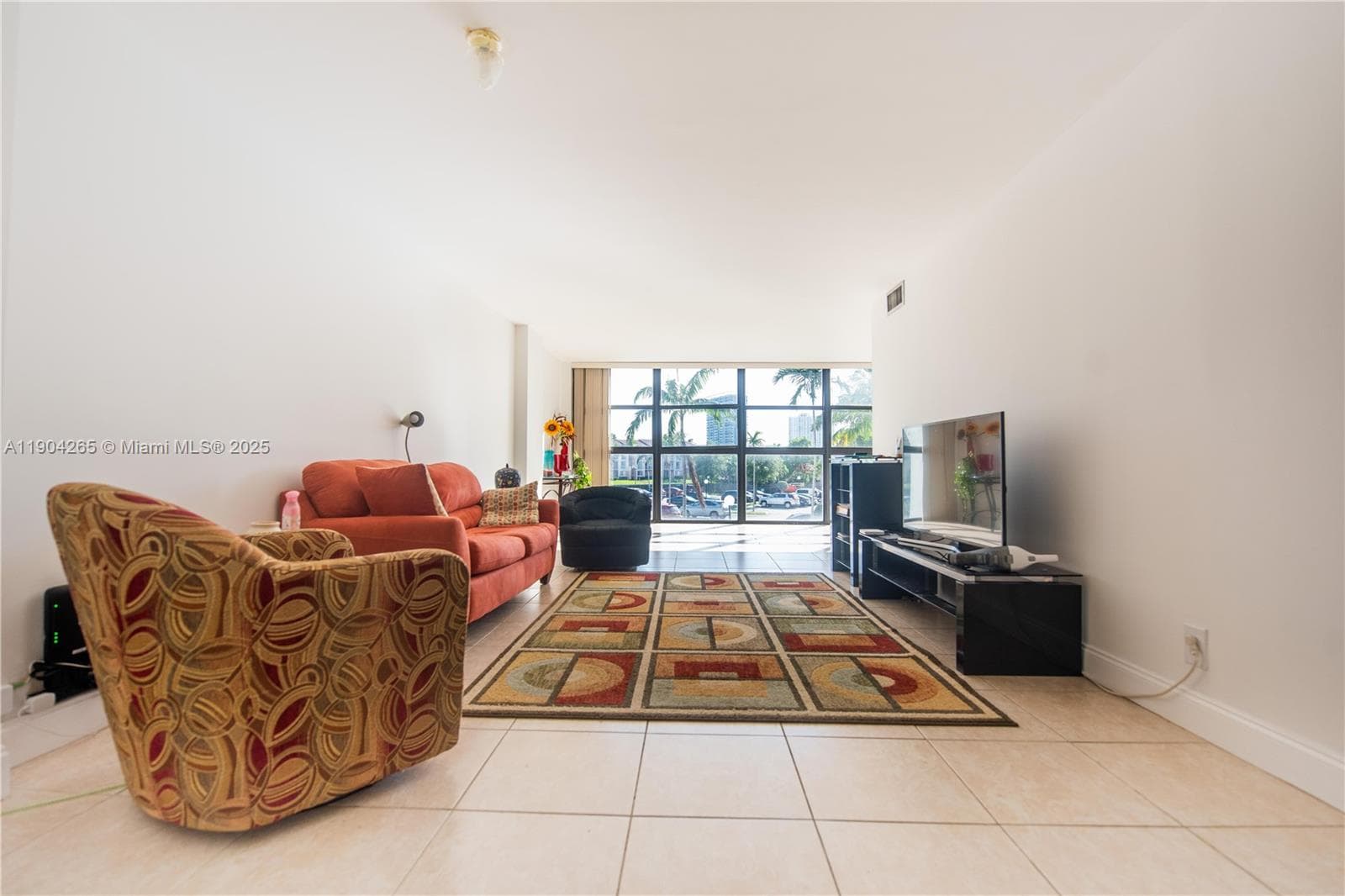 200 Leslie Dr 214 photo 1