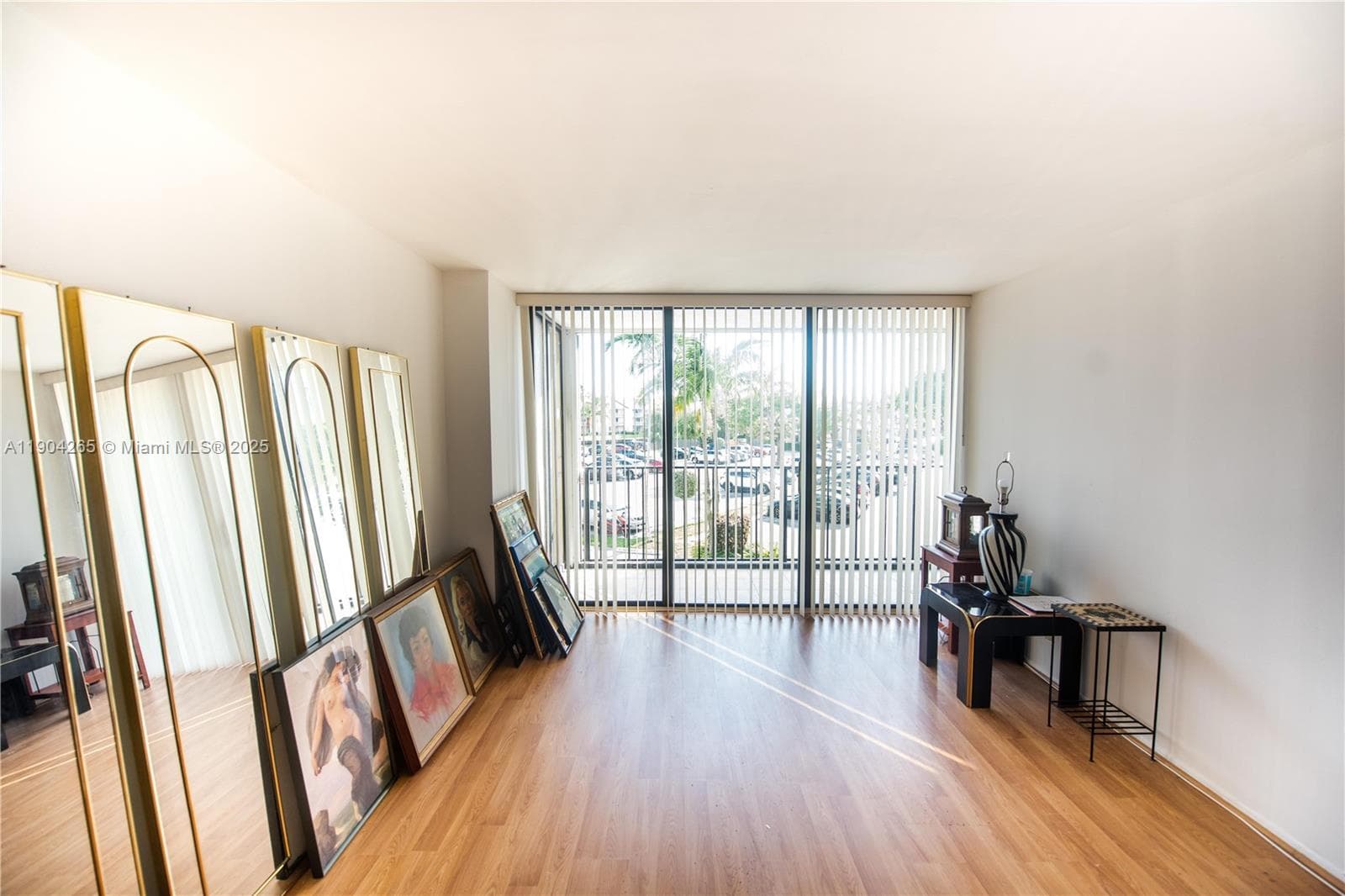 200 Leslie Dr 214 photo 5