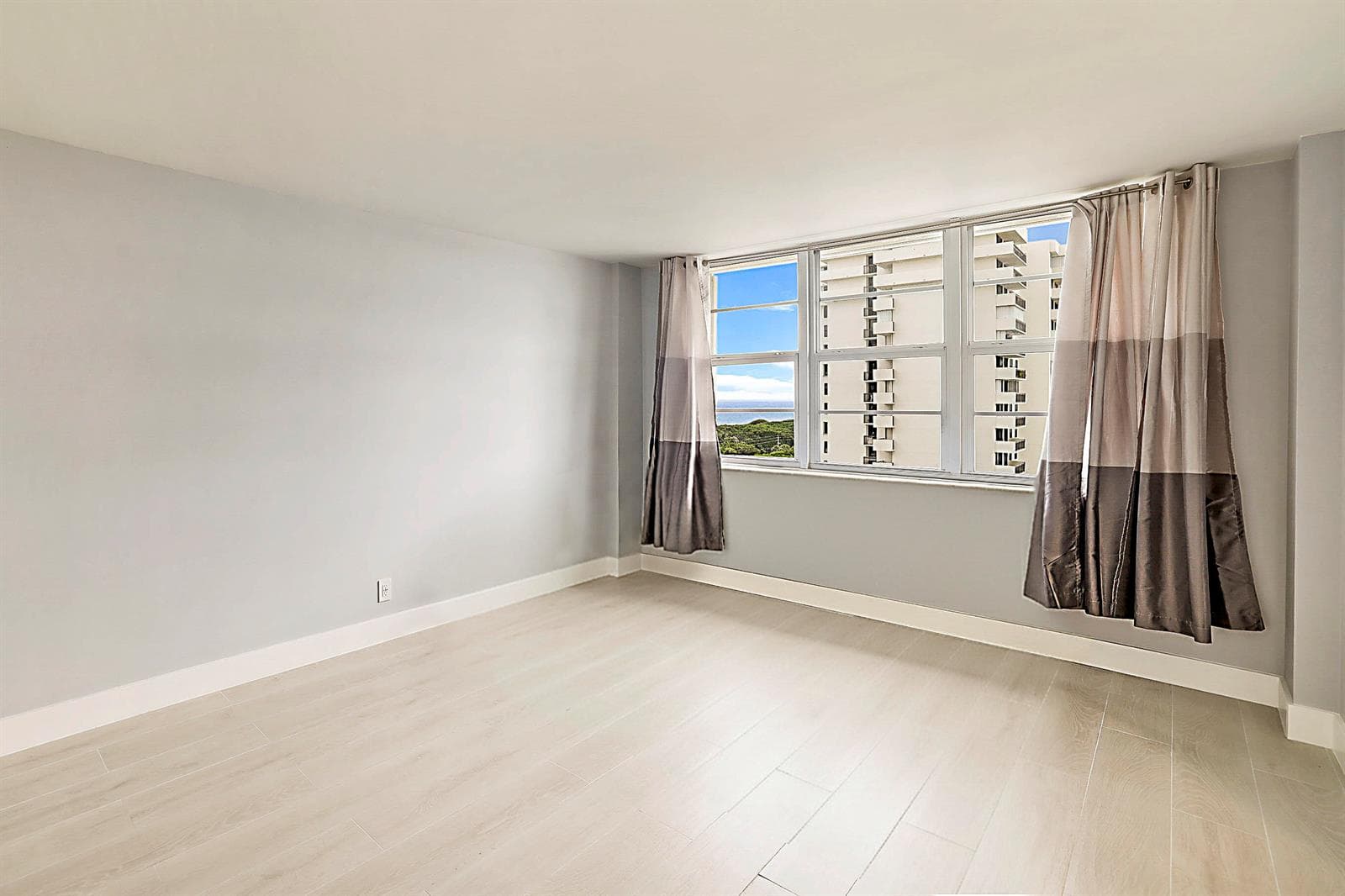 2121 N Ocean Boulevard 1103w photo 10