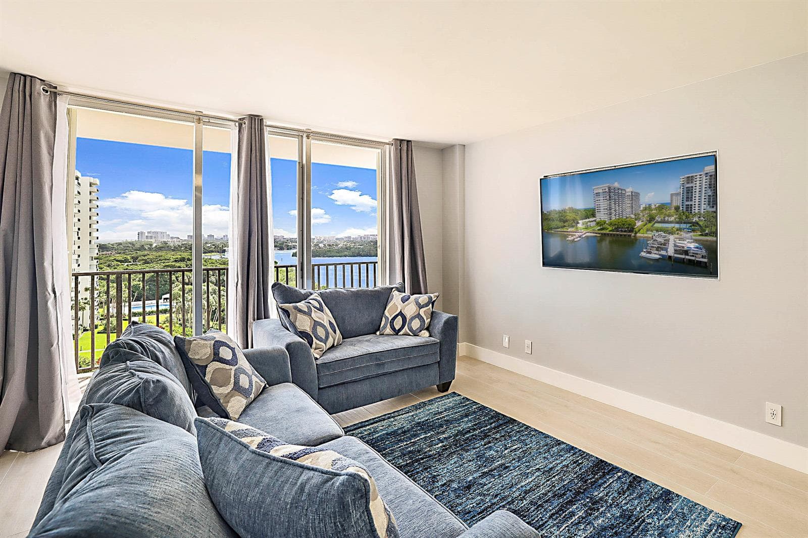 2121 N Ocean Boulevard 1103w photo 4