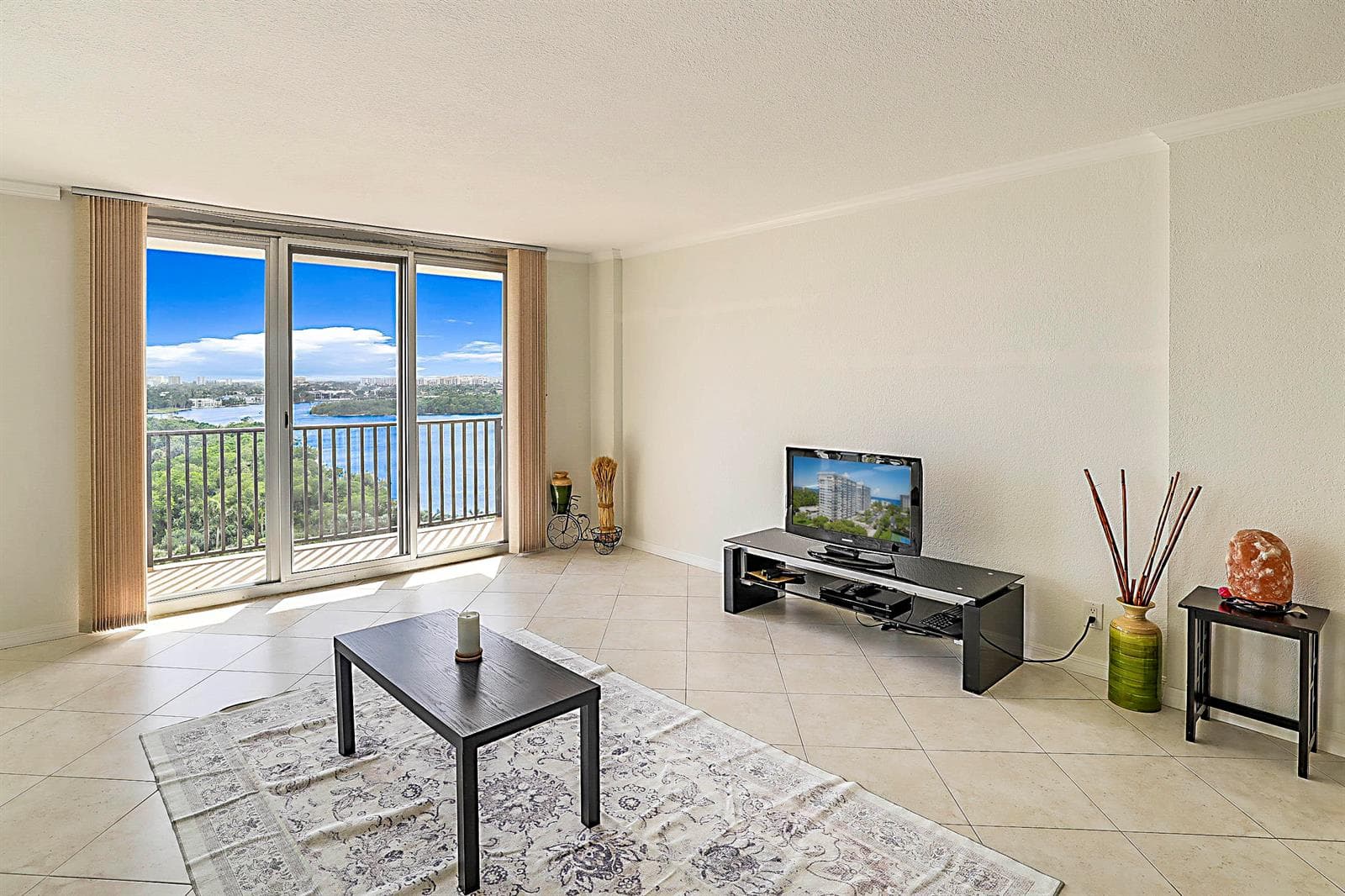 2121 N Ocean Boulevard 1105w photo 7