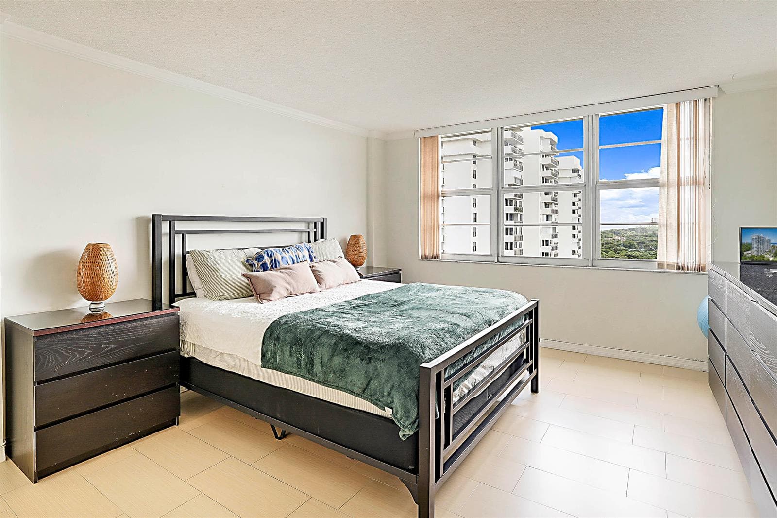 2121 N Ocean Boulevard 1105w photo 18