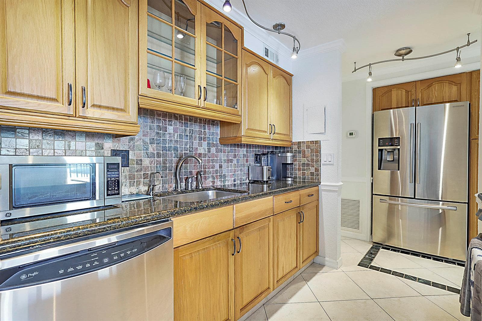 2121 N Ocean Boulevard 1105w photo 11