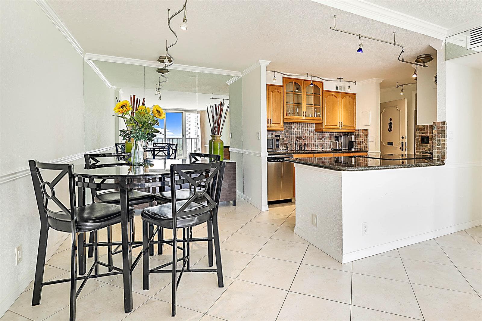 2121 N Ocean Boulevard 1105w photo 4