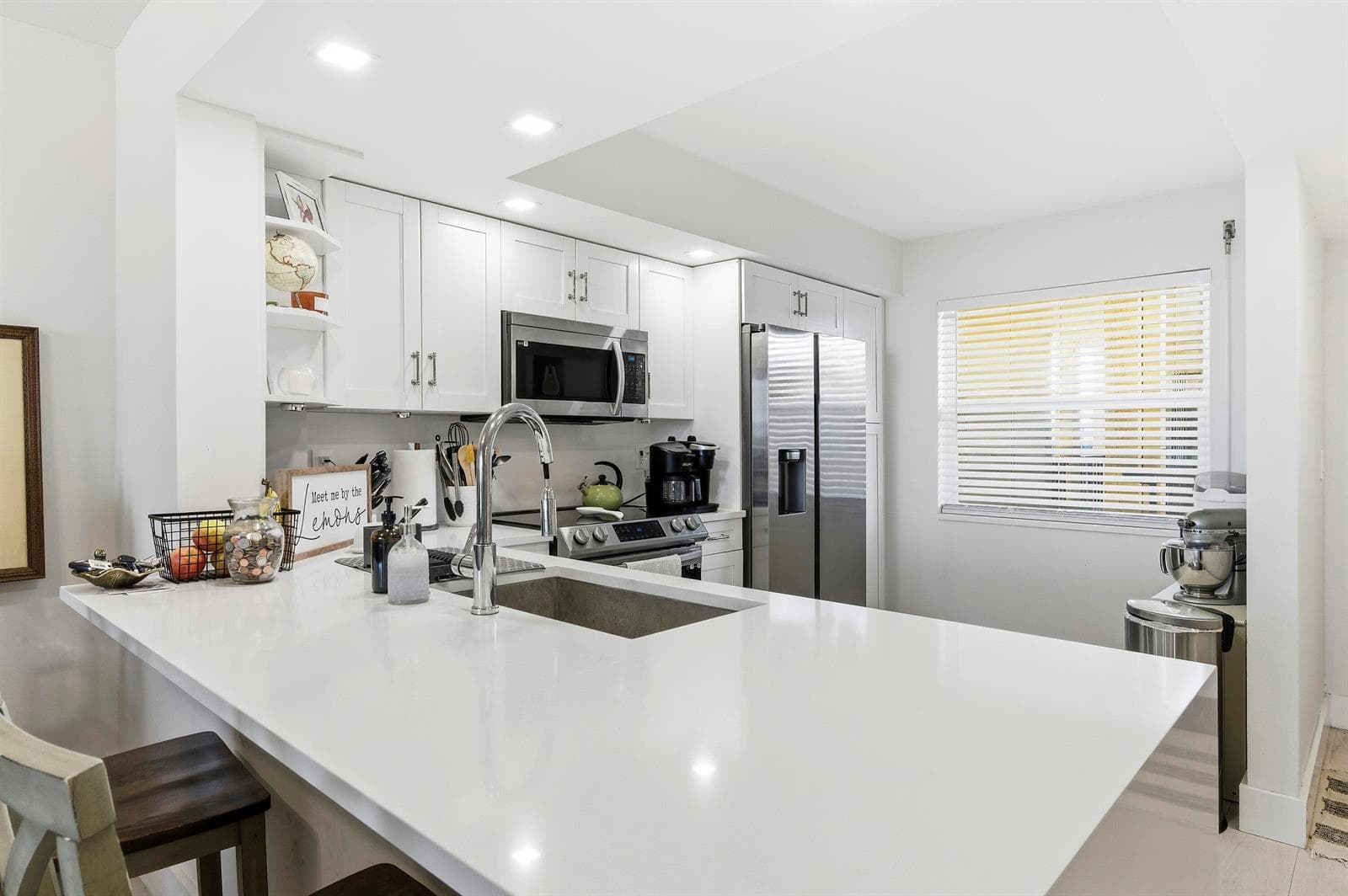 896 N Federal Highway 523 photo 7