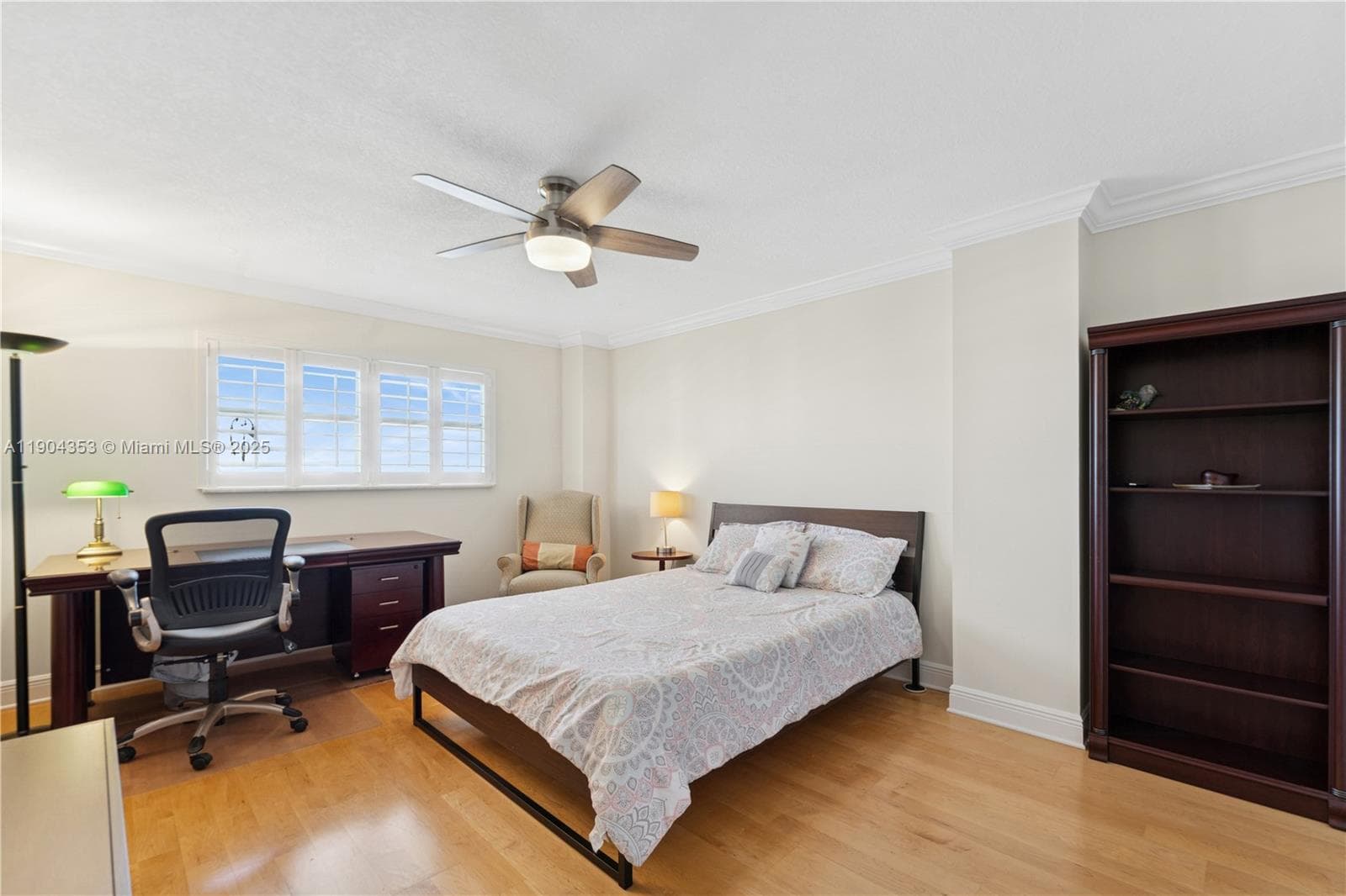 1160 Hillsboro Mile 901 photo 13