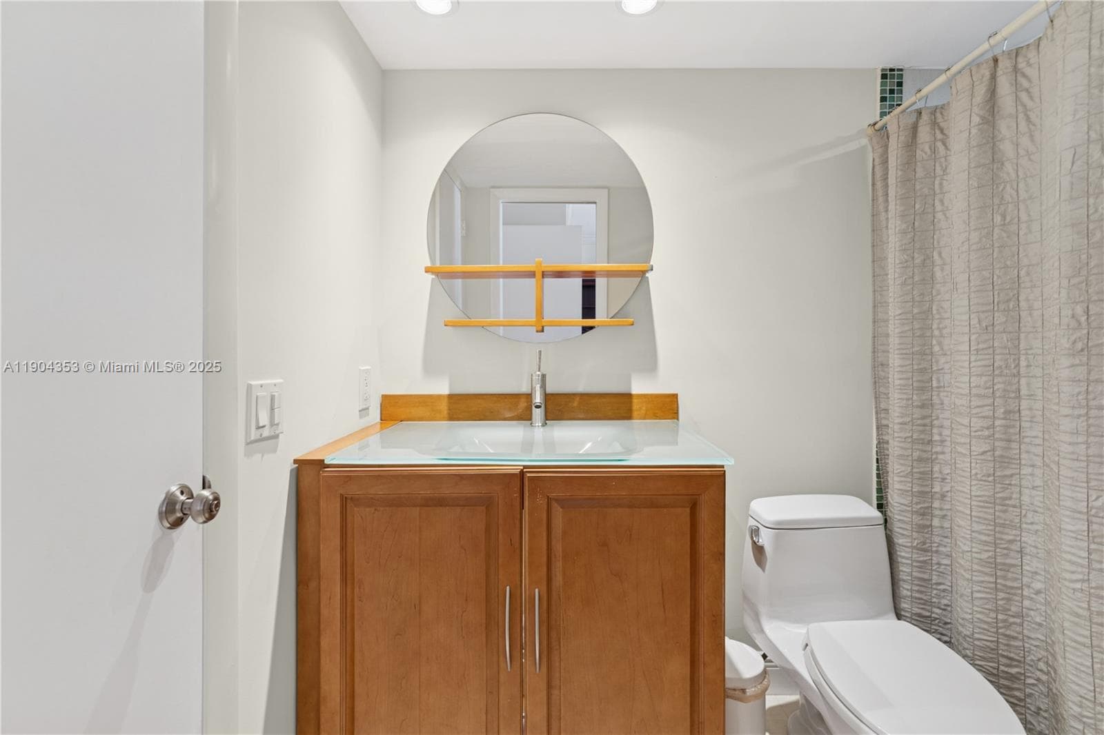 1160 Hillsboro Mile 901 photo 17