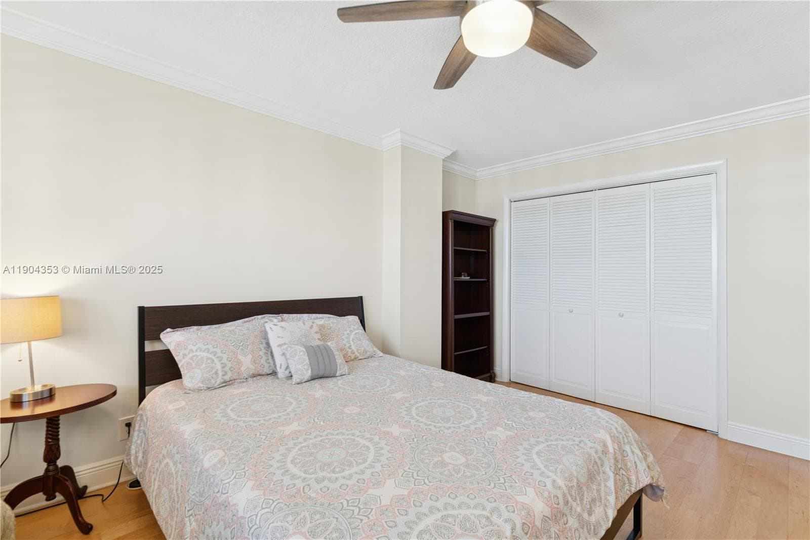 1160 Hillsboro Mile 901 photo 14