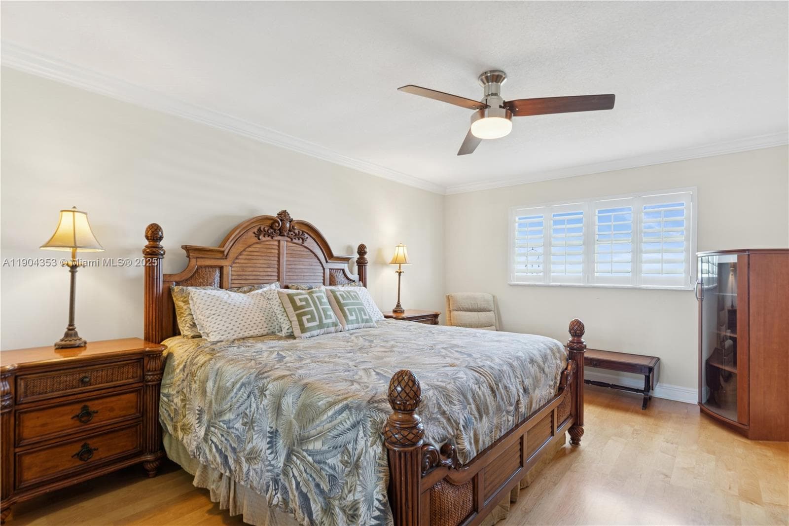 1160 Hillsboro Mile 901 photo 18